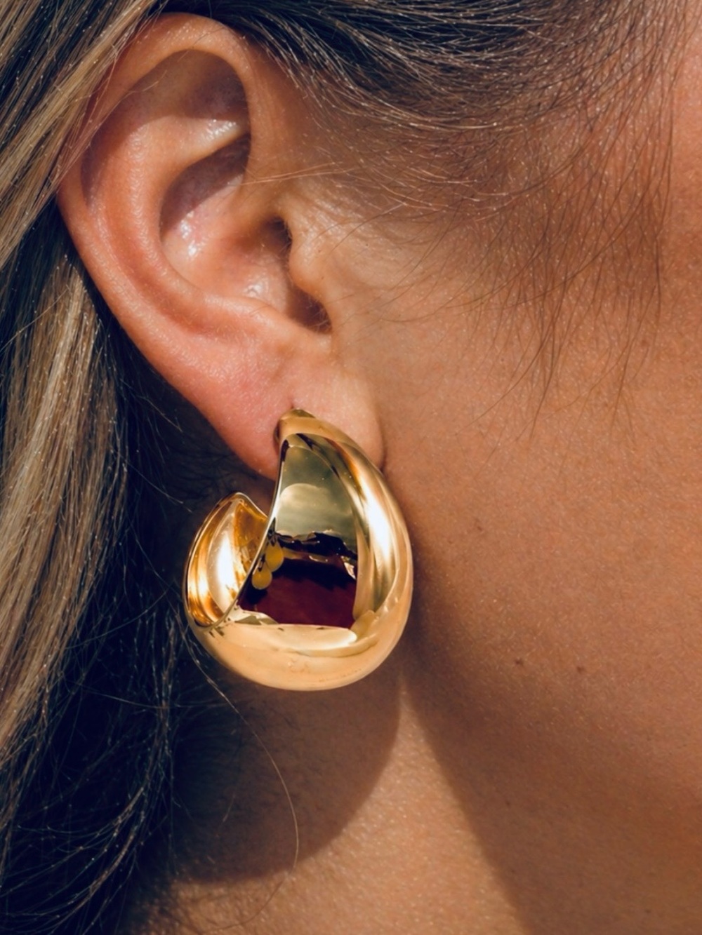 Ultra-Lightweight Chunky Gold Hoop Earrings – 14K Plated Hypoallergenic Hoops